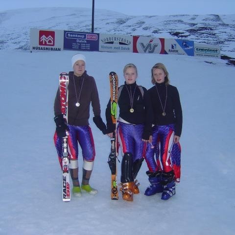 Sigurvegarar í svigi í 11-12 ára flokki stúlkna.
1. Sólrún Anna Óskarsdóttir
2. Þórdís Rögnvaldsdóttir
3. Andrea Sól Þórðardóttir