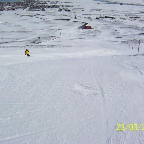 Séð niður neðri lyftubrekku