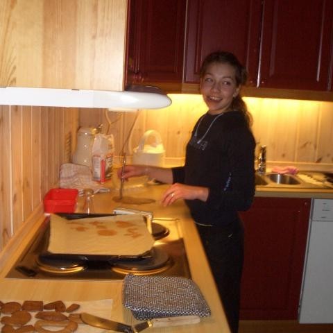 Sigga Jódís sposk á svip við piparkökubaksturinn