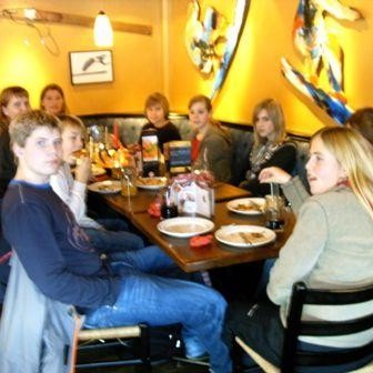 Fengum loksins pizzu, fórum á hlaðborð á Peppes pizza