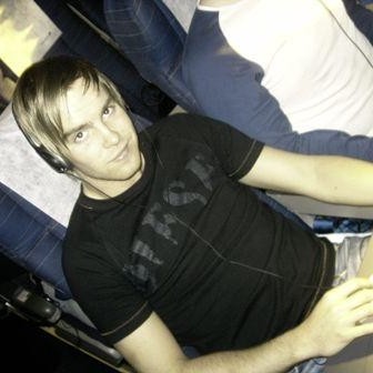 Snorri Páll var líka á leiðinni heim og auðvitað var fartalvan við hendina ;-)