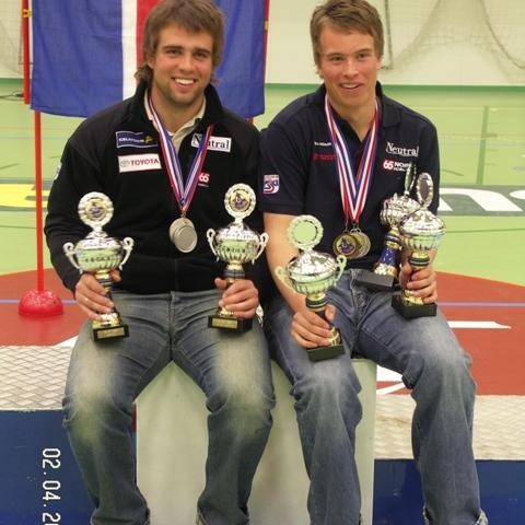 Bjöggi tvöfaldur Íslandsmeistari karla 2005 í stórsvigi og alpatvíkeppni og Dandi þrefaldur Íslandsmeistari pilta 17-19 ára 2005 í svigi, stórsvigi og alpatvíkeppni.