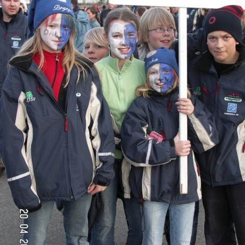 Brynja, Sigurður Haukur, Unnur, Daði, Vaka og Unnar að undirbúa sig undir skrúðgönguna