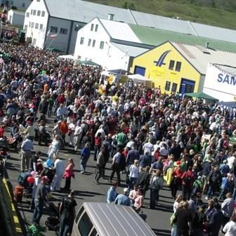 Ekkert smá mikill mannfjöldi ... rúmlega 30.0000 manns mættu á svæðið