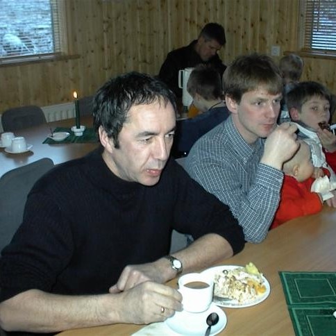 Örn Arngrímsson og Einar Hjörleifsson njóta kræsinganna sem voru á borðum