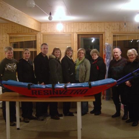 Á dögunum færð  Lionsklúbburinn Sunna á Dalvík félaginu sjúkrabörur að gjöf. Þessar börur leysa af hólmi eldri tegund sem voru á svæðinu.