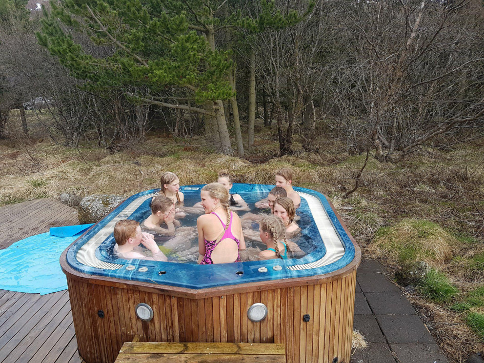 Slakað á eftirr 250 km hjólreiðar og ruslatínslu.