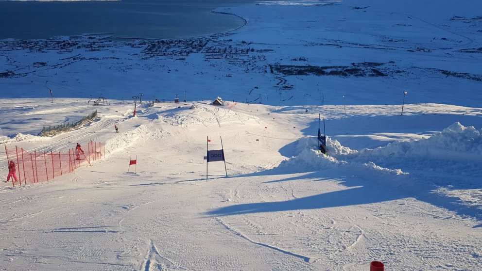 Frábærar aðstæður á sunnudegi, -13°C og svo lét sólin sjá sig um miðjan dag.