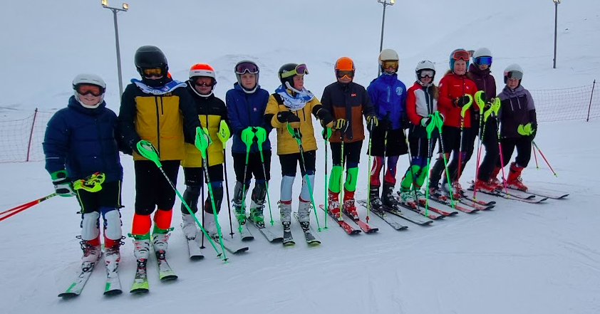 Þátttakendur SkíDalvík í 12-13 ára flokki á bikarmóti Dalvík.