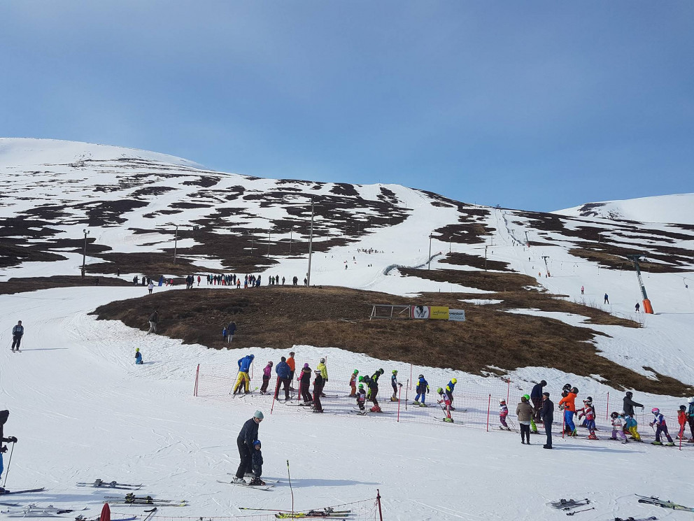 Yngsta kynslóðin spreytti sig í þrautabraut og fékk páskaegg að loknu móti.