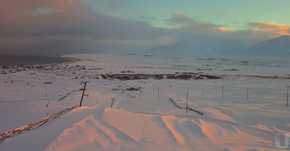 Fjallið leit dásamlega út í morgun-roðanum á dag.