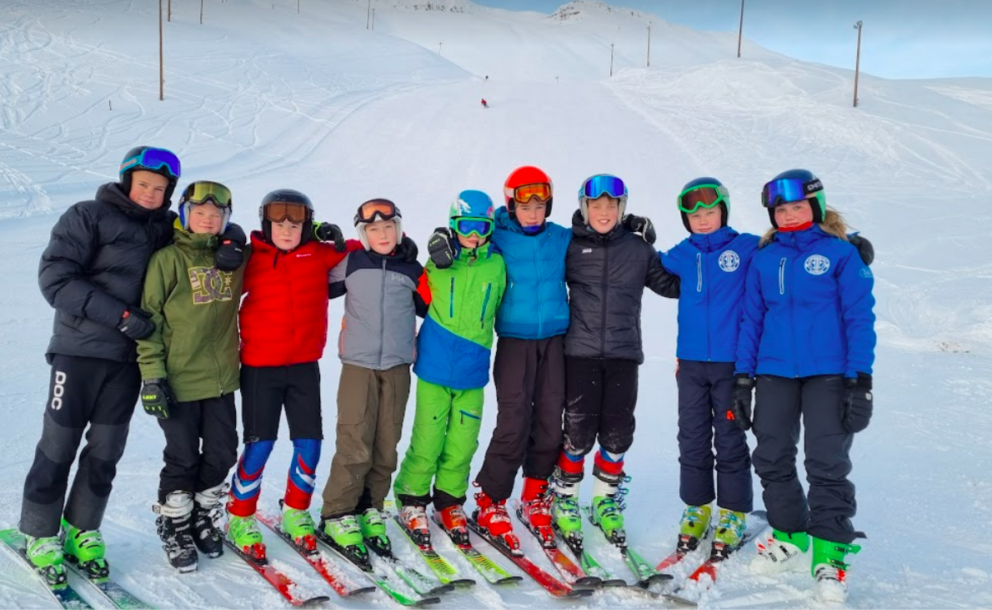 Hópurinn sem mætti í Hlíðafjall í dag, en á myndina vantar Torfa Jóhann sem var á æfingu með SKA.