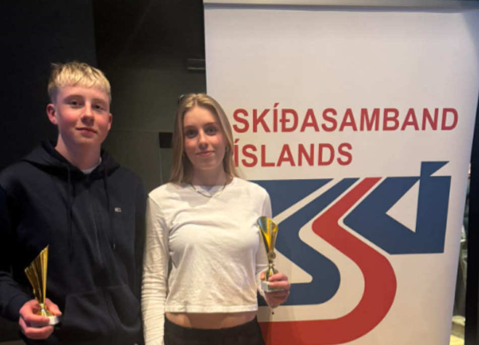 Barri Björgvins og Jóhanna Skafta Bikarmeistarar SKÍ í flokki 14 - 15 ára.