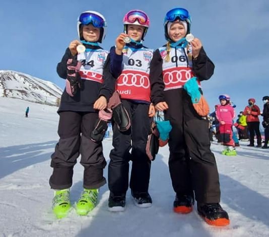 skíða og bretta krakkar