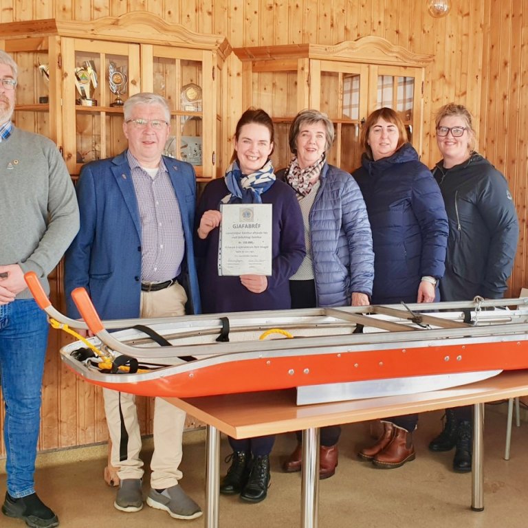 F.v.
Gunnar Árni Jónsson, formaður Lionsklúbbsins Hræreks, Símon Páll
Steinsson, gjaldkeri Lionskl…