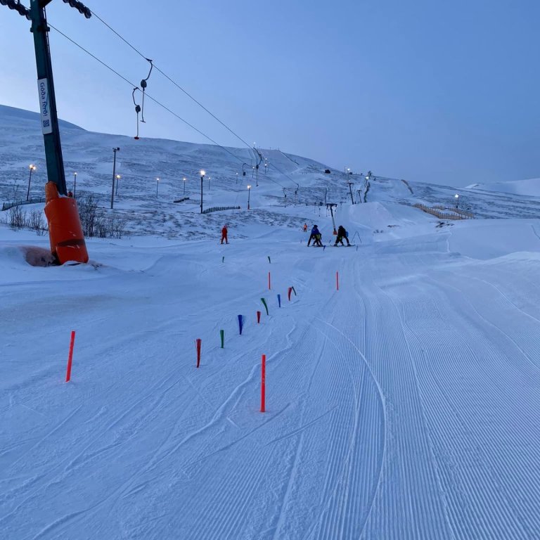 Byrjendakennsla og Krílin á Skíðin, Beginners Ski course for kids.