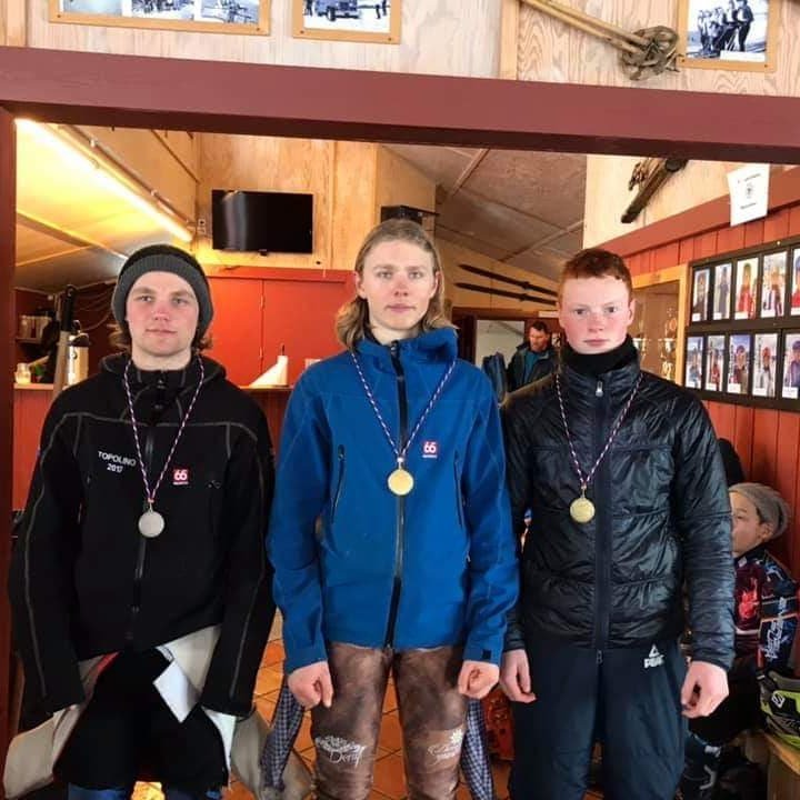 Verðlaunahafar í flokki 16-17 ára.