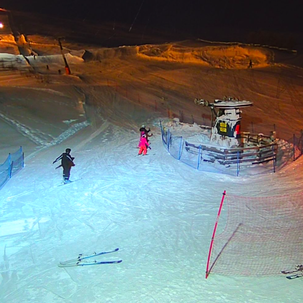 Það var fjör i fjallinu  á fyrsta opnunardegi (þriðjudag 4.desember)