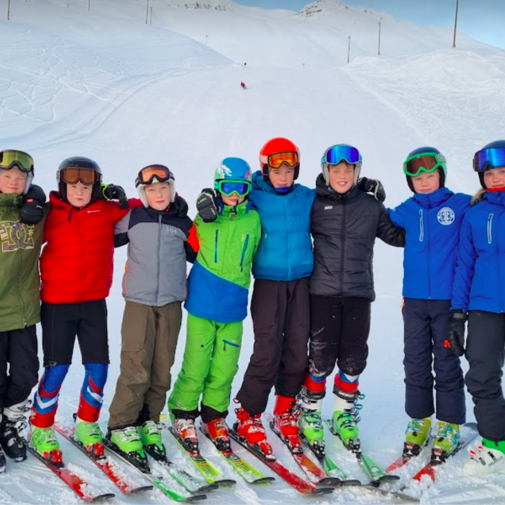 Hópurinn sem mætti í Hlíðafjall í dag, en á myndina vantar Torfa Jóhann sem var á æfingu með SKA.