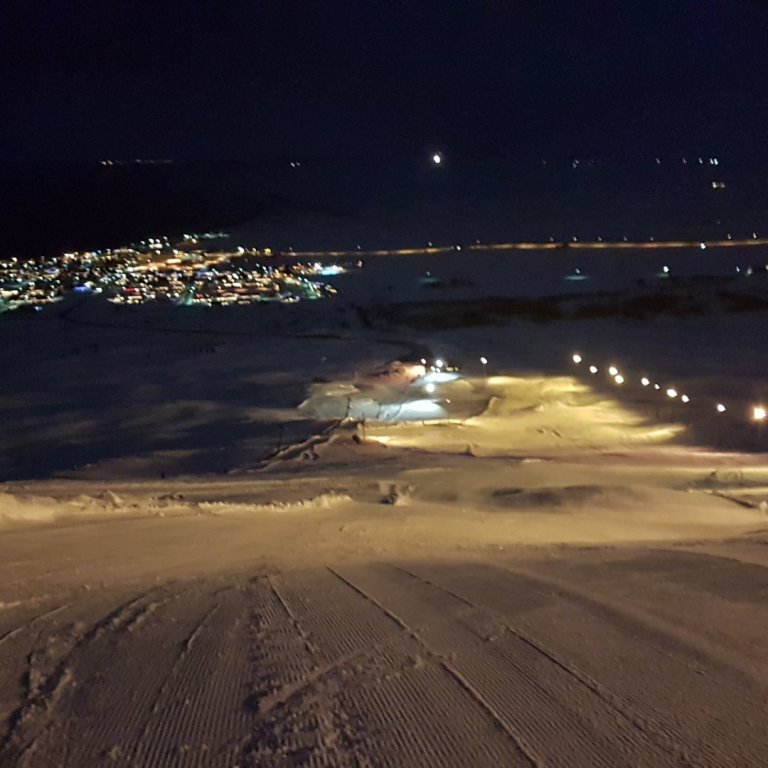 Aðstæður að verða nokkuð góðar í fjallinu okkar ;)