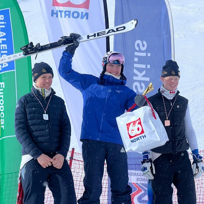 Óskar Valdimar, tvöfaldur Íslandsmeistari og Bikarmeistari SKÍ í flokki 16-17 ára.