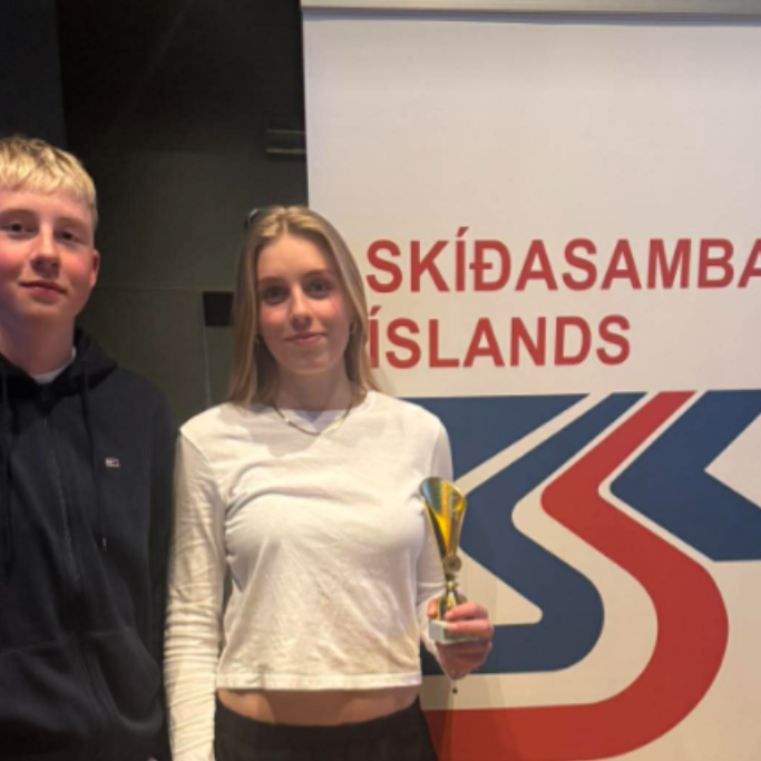 Barri Björgvins og Jóhanna Skafta Bikarmeistarar SKÍ í flokki 14 - 15 ára.